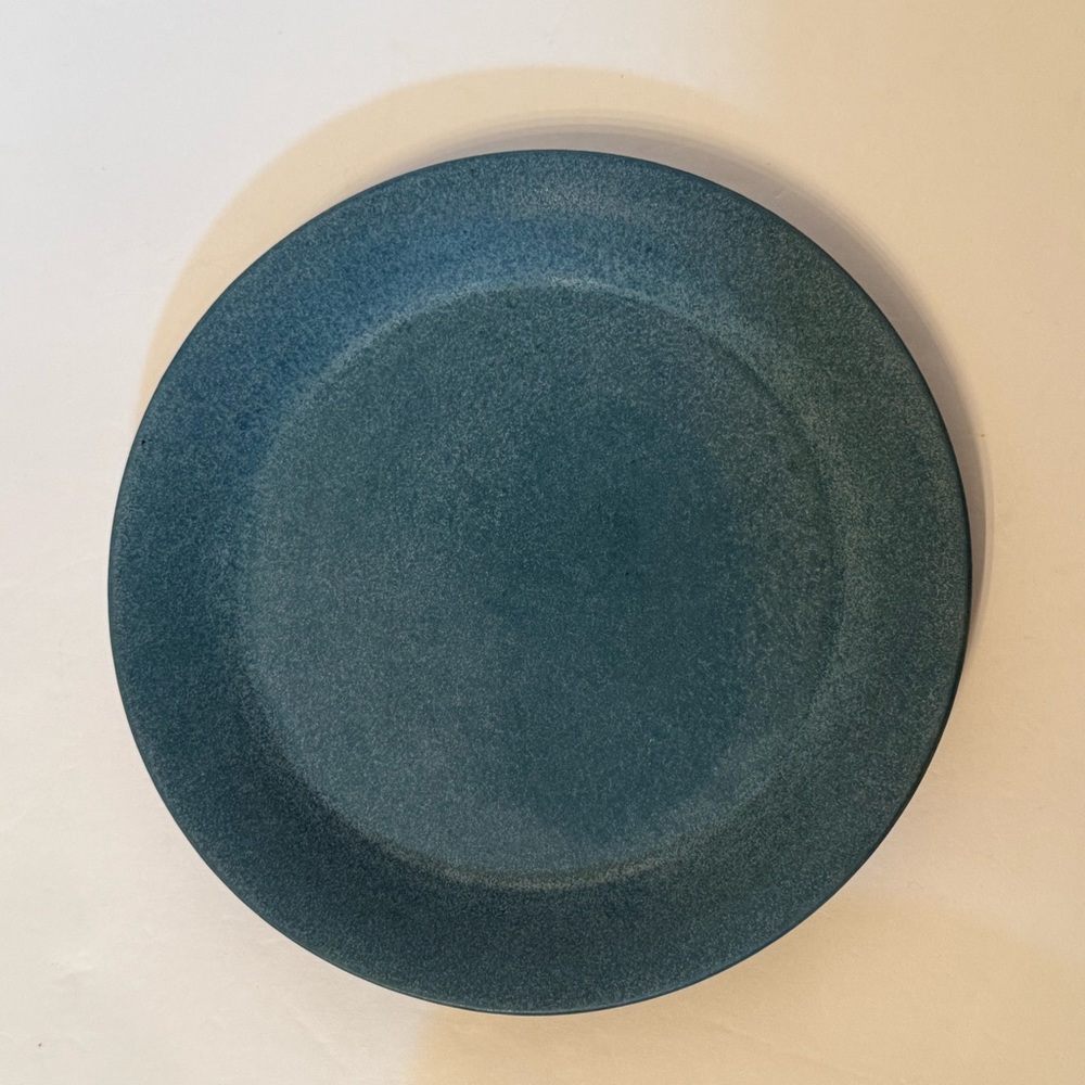 BENNINGTON POTTERS VINTAGE SALAD LUNCHEON PLATE BLUE SIGNED 1628 ya 8.75”